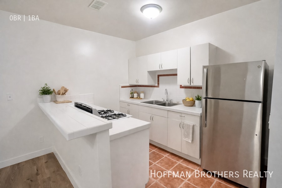 Photo - 1317 N Bronson Ave Unit 101