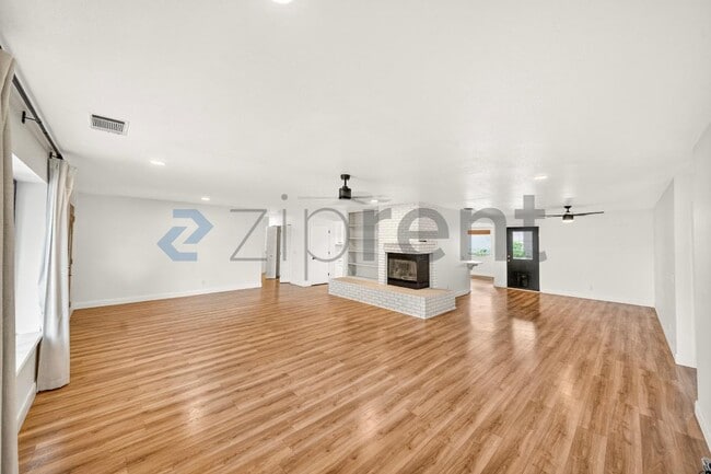 Photo - 7211 Amanda Way