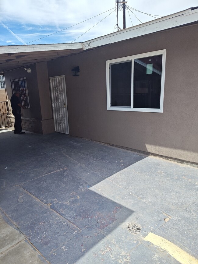 Building Photo - 1263 W 95th St Rental