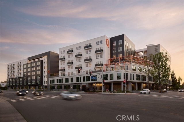 Building Photo - 21010 Erwin St Unit 439