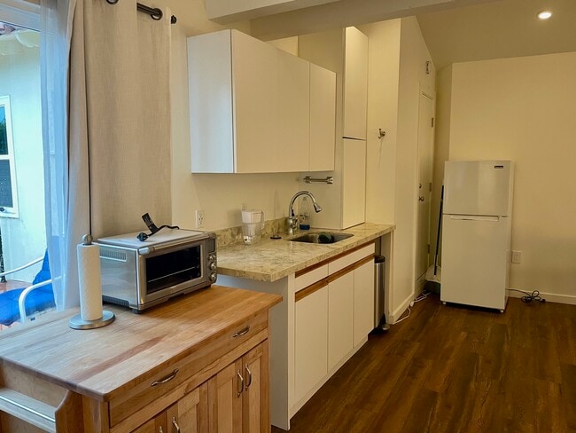 Photo - 3721 Lankershim Blvd Unit 3721 Lankershim