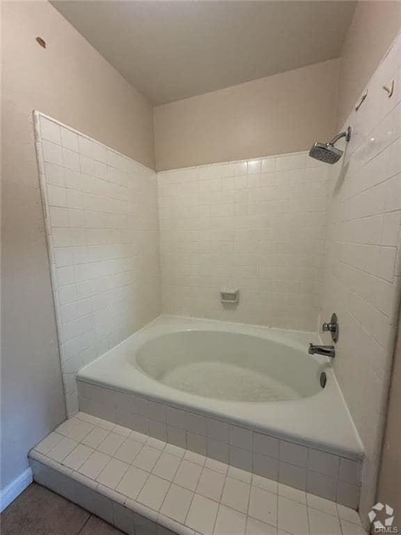 Building Photo - 44 Deerwood E Rental