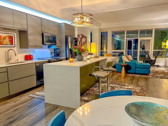 Photo - 350 W Ash St Unit 1009