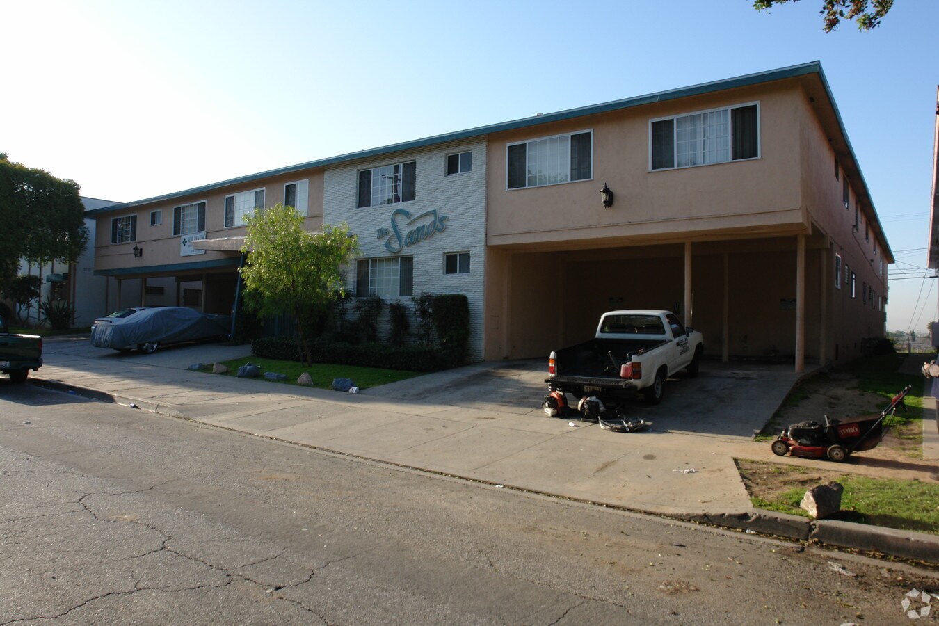 Sands Apartments - Sands Apartments