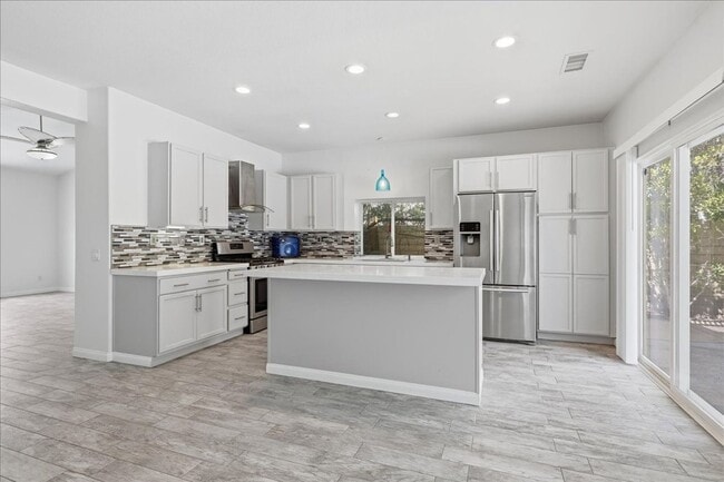 Building Photo - 1610 Amelia Way