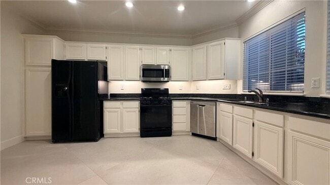 Photo - 449 Ridgeway