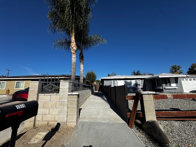 Photo - 1976 W 18th St