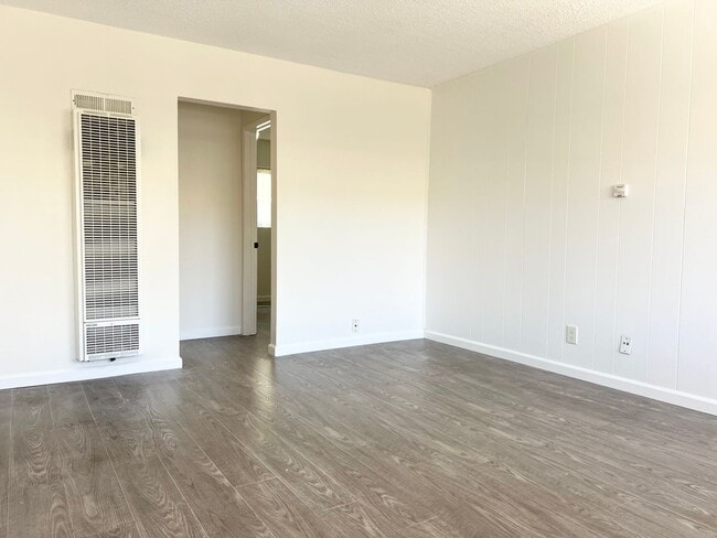 Photo - 1 Bed 1 Bath Pacific Beach Apartments Unit 2244 1/2