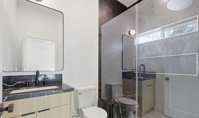 Photo - 2835 S Redondo Blvd Unit 2837.5