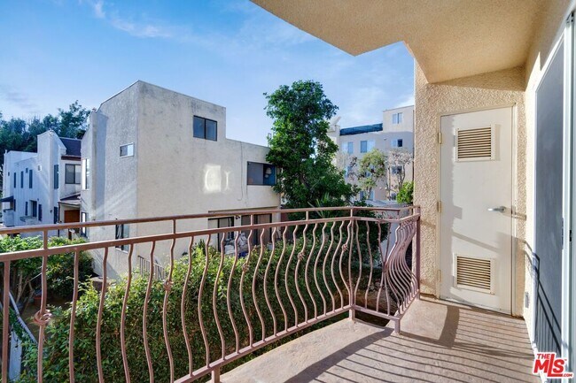 Photo - 1731 Corinth Ave Unit 205