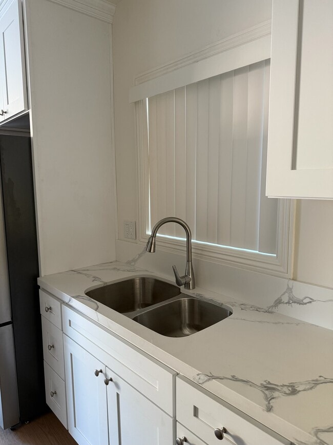 Sink - 6167 Riverside Ave Unit C