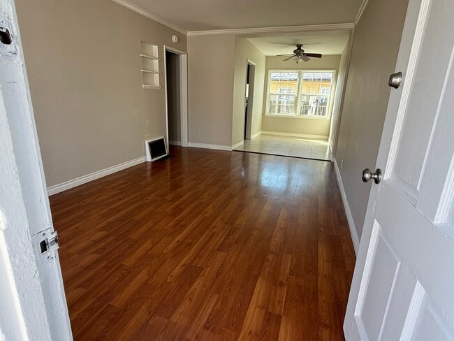 Photo - 1213 W Victory Blvd