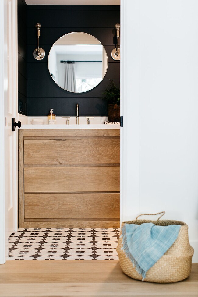 Photo - 432 Monterey Dr