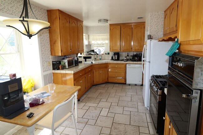 Photo - 1315 E Barkley Ave