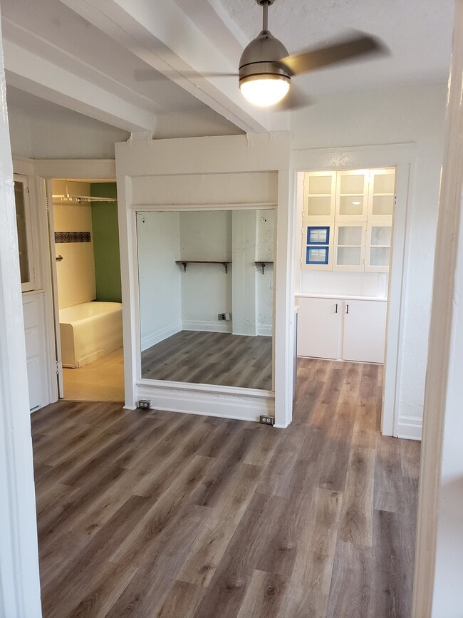 Back Room (large mirror) - 613 Broadway St Unit B