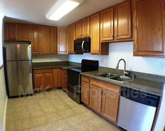 Photo - 1661 Bayview Heights Dr Unit #18