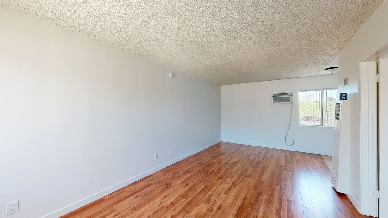 3D Tour - 9121 Orion Ave