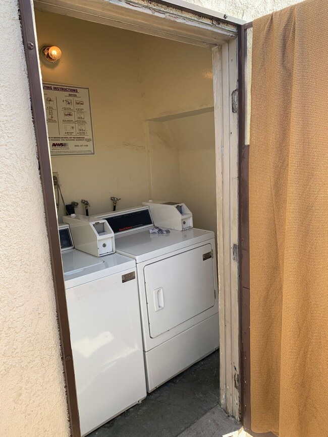 Photo - BELLA APARTMENTS: Beautiful Studio - 1 Bath Unit 5