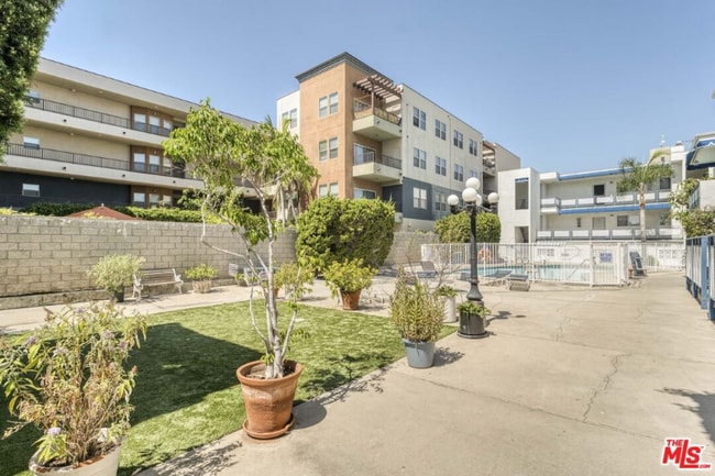 Photo - 12015 Kling St Unit 205