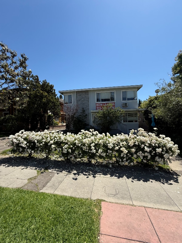 Photo - 2140 Beachwood Dr Apartment