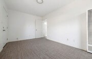 Photo - Beautiful Detached 1 Bedroom Home in Lakeside!