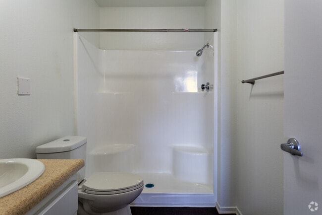 1BR, 1BA - The Huntington Breeze