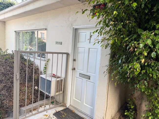 Photo - 9910 Robbins Dr Unit 9910.5