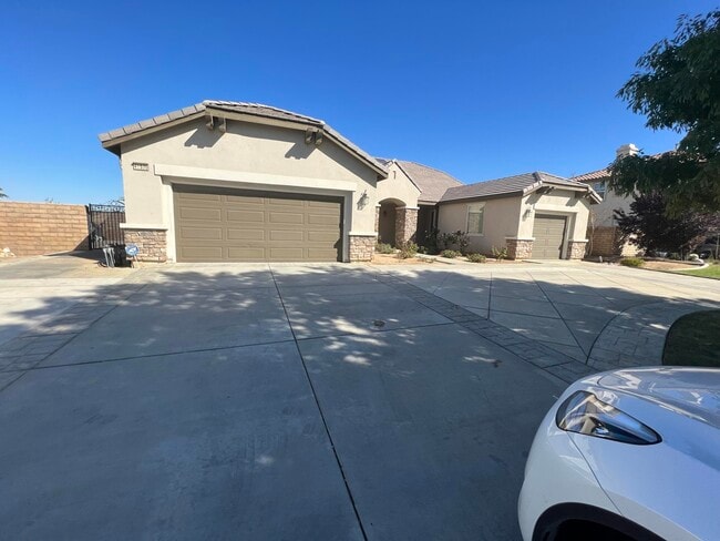 Photo - 41530 Yew St