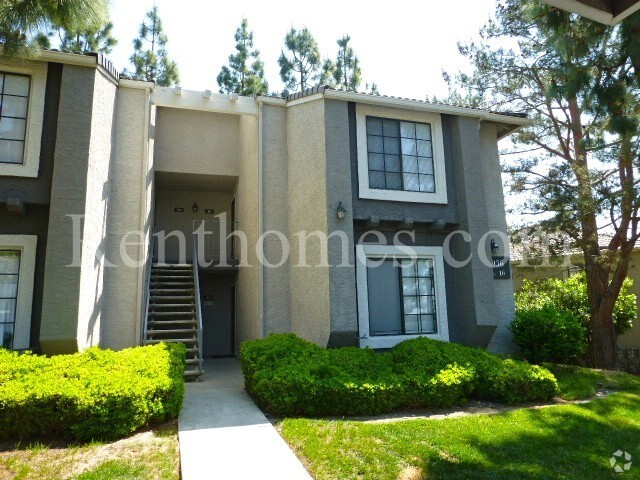 Building Photo - Rancho Bernardo, 14936 Avenida Venusto #15... Rental