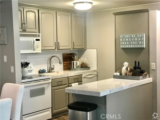 Building Photo - 802 Camino Real Unit 103 Rental
