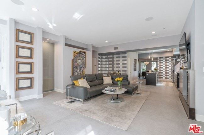 Photo - 1250 N Harper Ave Unit 302