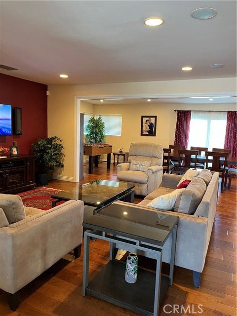 Photo - 23913 Friar St