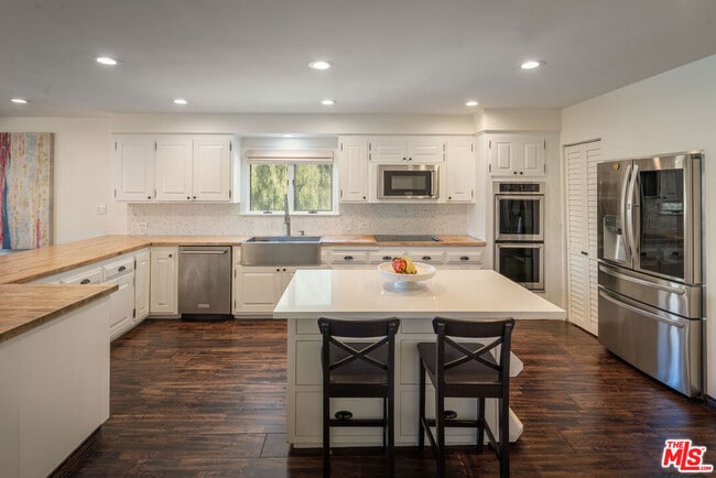 Photo - 4713 Bedel St