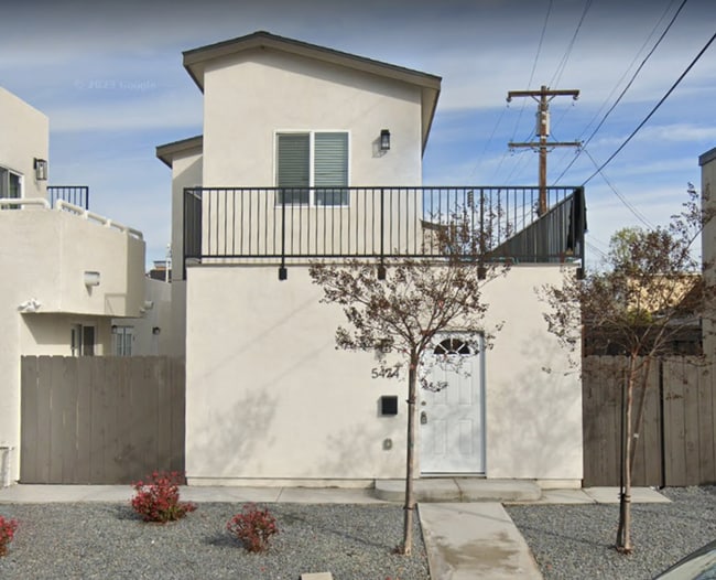 Building Photo - NEW 4BD/2BA, Large Balcony!!