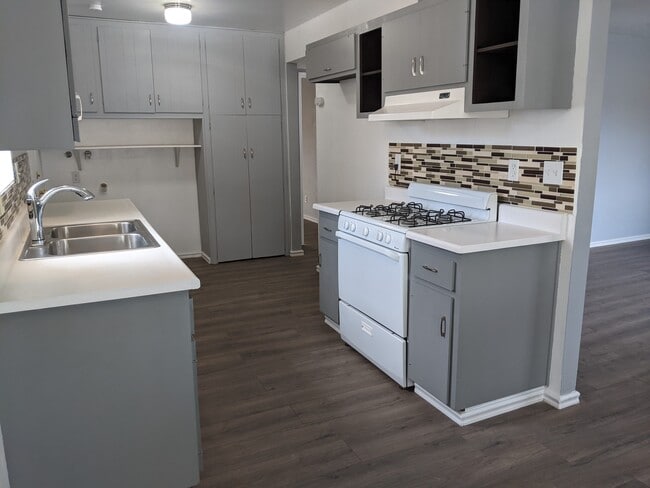 Photo - 2120 San Bernardo Ave