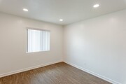 Photo - 462 Davidson St Unit B