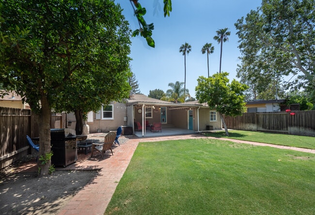 Photo - 5865 Vesper Ave