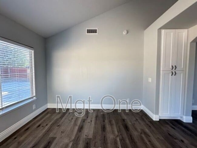 Photo - 2156 Russell Dr