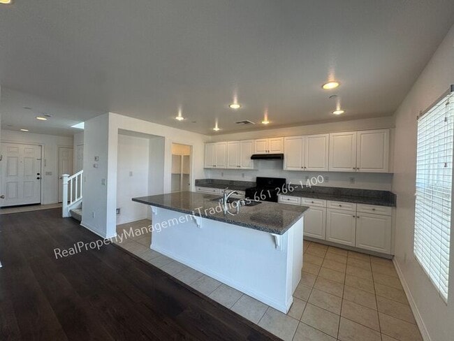 Photo - 2817 Goldenrain St