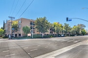 Photo - Burbank Gardens Apartments