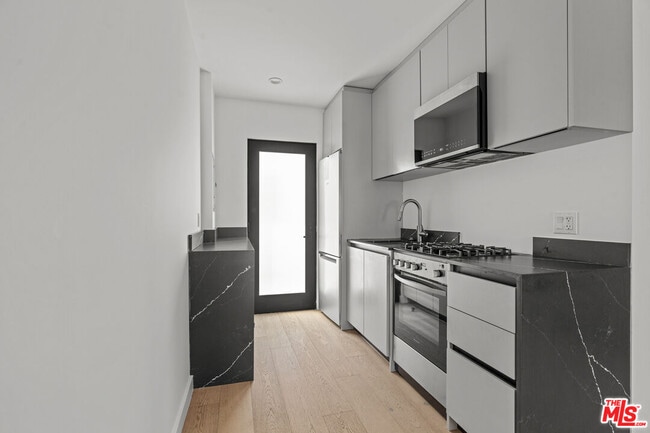 Photo - 1325 Cabrillo Ave Unit 3