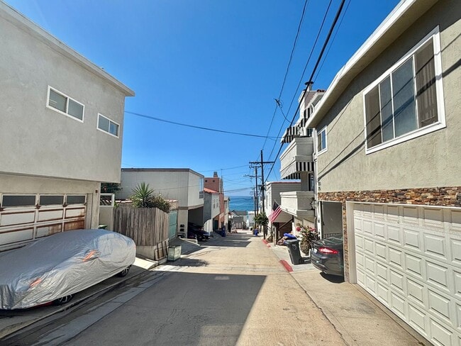 Renovated 1 Bedroom, Walk to Beach, W/D - Renovated 1 Bedroom, Walk to Beach, W/D Unit 217