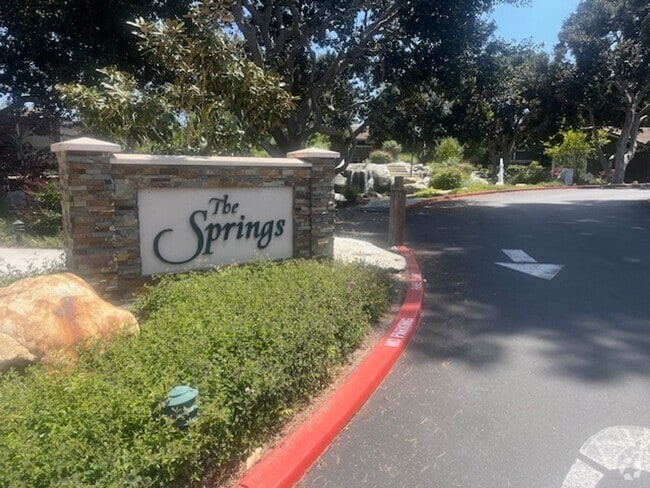 Building Photo - IRVINE 1 BEDROOM 1 BATH CONDO $2250