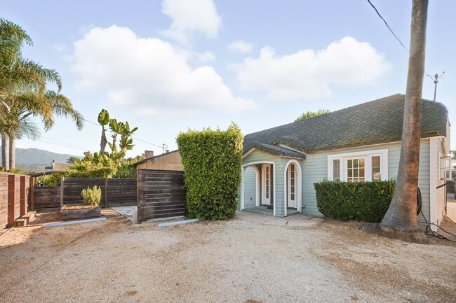 Photo - 611 W Mission St Unit Main House