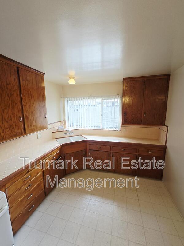 Building Photo - 311 N Pacific Ave Unit 4