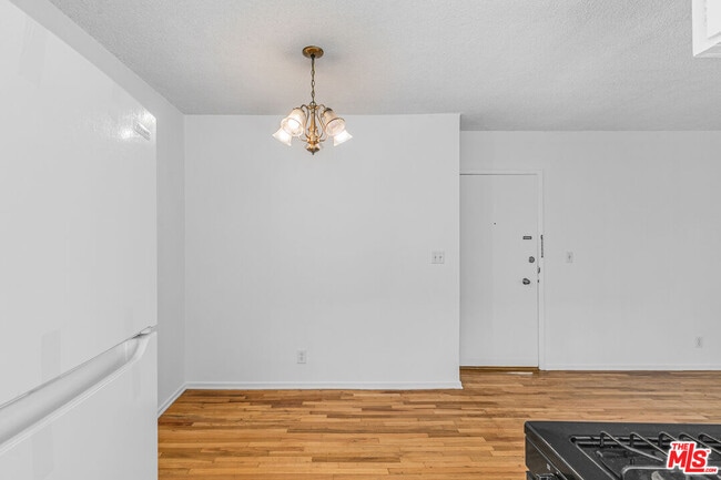 Photo - 1627 S Bundy Dr Unit 3