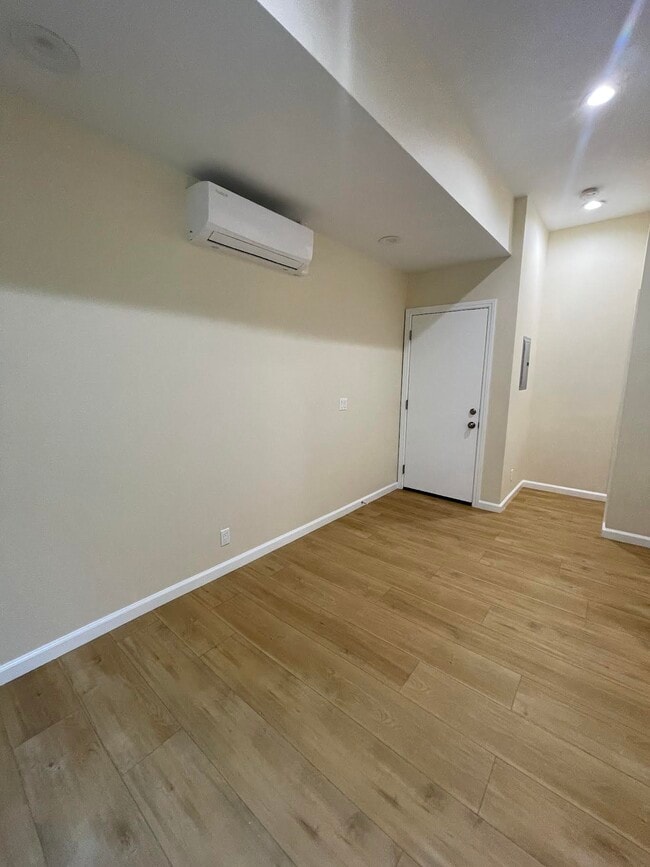 Living area - 371 Douglas St