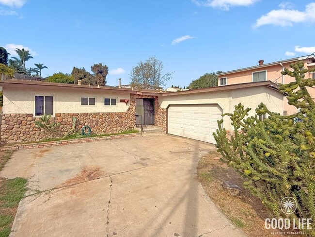 Beautiful 3B 2BA Home in Paradise Hills - Beautiful 3B 2BA Home in Paradise Hills