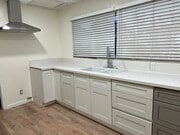 Kitchen - 2920 Parkview Dr