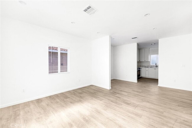 Photo - 7044 White Oak Ave